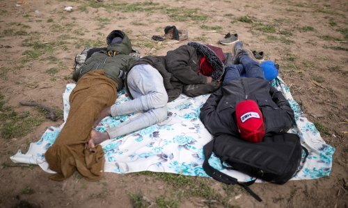 Hrvatski državljani, od kojih i maloljetnik, krijumčarili migrante u Sloveniju; policija ih uhvatila kod Ptuja