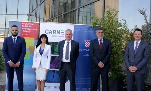 Stiglo 1,3 milijardi kuna za digitalno zrele škole; nabavljaju se prijenosna računala za nastavnike i učenike