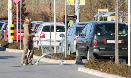 Nakon blagog poboljšanja u lipnju maloprodaja opet pala. Ima li trgovina ikakve šanse za oporavak u 2020. ili nas za Božić čekaju poluprazne police?