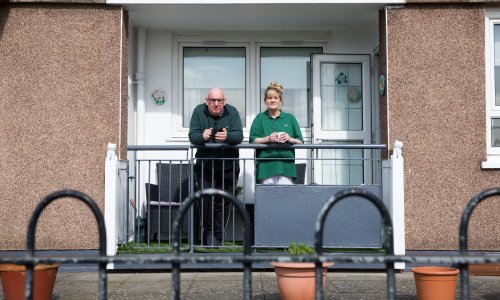 U Glasgowu i na zapadu Škotske ponovo se uvode ograničenja:  Ne smiju primati niti ići u posjete članovima drugog kućanstva