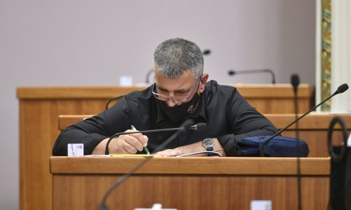 Bulj o koncesijama: Ako ovo prođe razvlašćujemo sami sebe, ako prepustimo da odluke donosi Vlada onda nas treba raspustiti