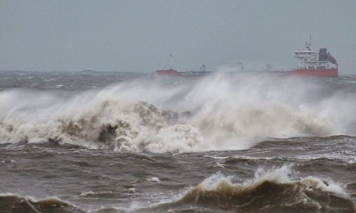Snažan tajfun pogodio Japan, naređena evakuacija 1,6 milijuna ljudi