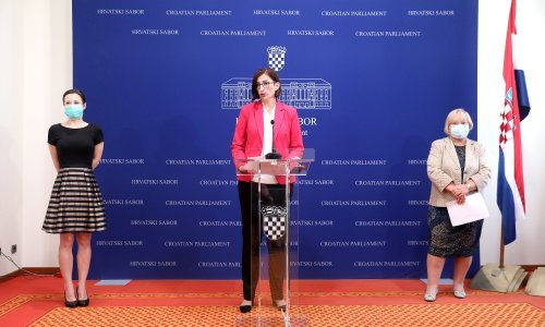 'Ženski klub' kritizira: Vlada od početka epidemije unosi kaos u školski sustav