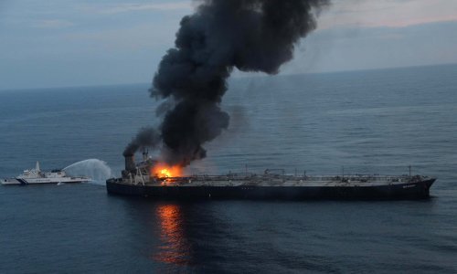 Požar na tankeru mogao bi izazvati ekološku katastrofu u Indijskom oceanu; Maldivi u strahu