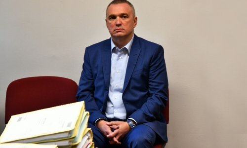 Smijenjen zaraženi načelnik stožera Požeško-slavonske županije, pod mjerom samoizolacije hodao ispred kuće