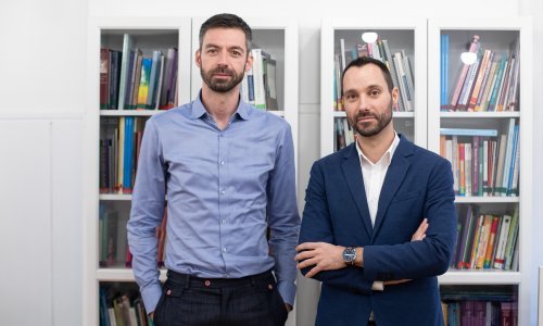 Istospolni par nakon tri godine borbe udomio dvoje djece