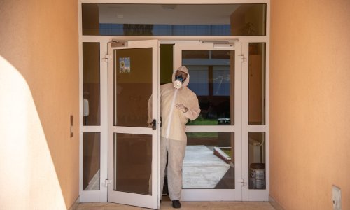 Dubrovačka škola ostala zatvorena; umjesto učenika stigle službe za dezinfekciju; roditelji pozvani na preuzimanje udžbenika