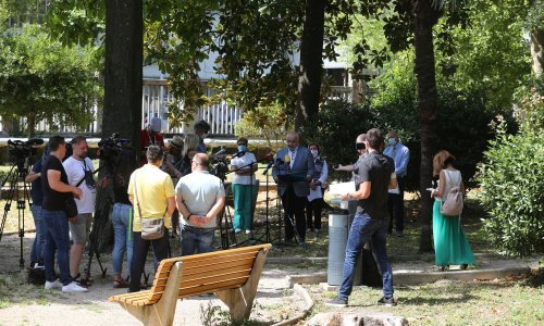 Opsadno stanje ispred riječkog KBC-a, migrant zaražen koronavirusom pobjegao iz bolnice