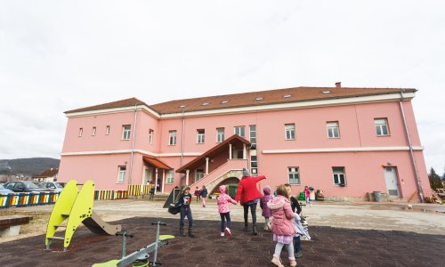 Epidemiolog Stanić: Situacija u Otočcu je ozbiljna, zatvorite škole!