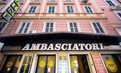 Posljednje rimsko porno kino ne odustaje ni u vrijeme koronavirusa