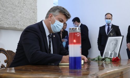 [FOTO] U Saboru održana komemoracija za Žarka Domljana, prvog predsjednika Hrvatskog sabora