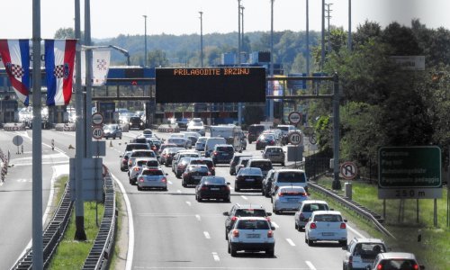 Na autocestama u osam mjeseci 30 milijuna vozila, turisti umanjili minuse