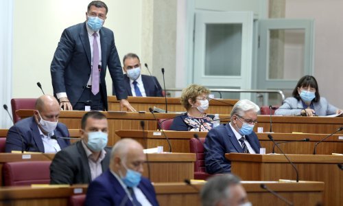 DIP pročešljao financije: Pogledajte kojim strankama ide isplata naknade, a kome je privremeno obustavljena