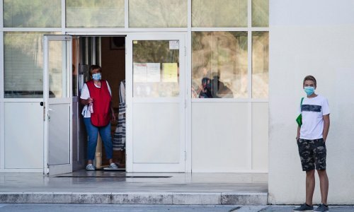 Prve analize: Je li povratak u školske klupe povećao broj djece zaražene koronavirusom?