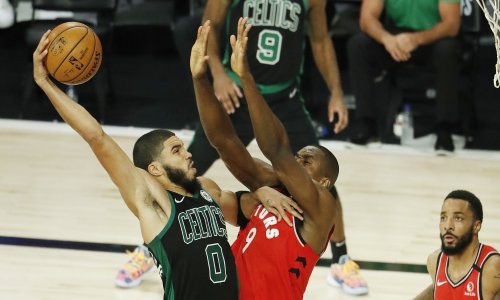 Boston izbacio prvake i plasirao se u finale Istoka, Denver izborio šestu protiv Clippersa