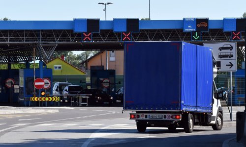 Tri Turčina pokušala ući u BiH s krivotvorenim testovima na koronavirus