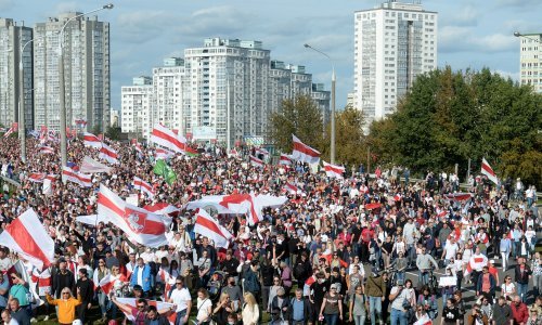 Najveći skup do sad: Na prosvjedu protiv Lukašenka preko 100 tisuća ljudi, vikali 'Ti si štakor', policija pucala u zrak