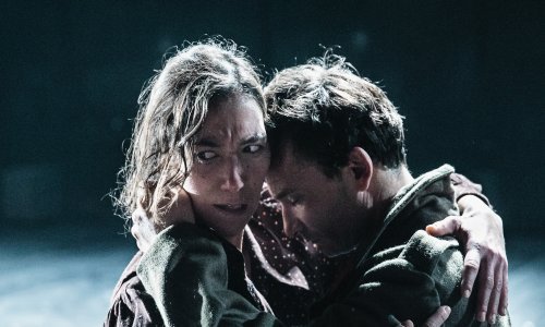 'Cement' u ZKM-u: Cinična nadrealistička bajka o nemogućnosti utopije