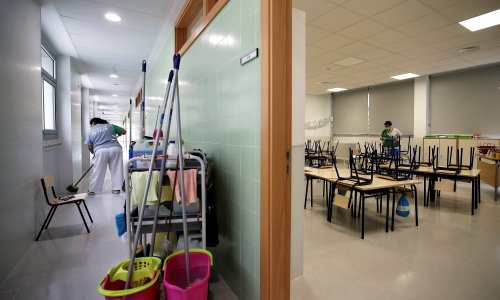 Na respiratoru 24, a novozaraženih u četvrtak 250: U Vukovarsko- srijemskoj županiji u samoizolaciju poslano devet razreda sa 156 učenika