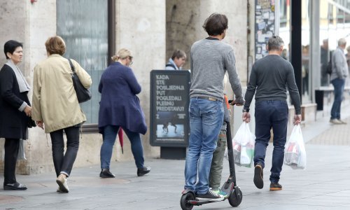 [ANKETA] MUP odlučio zakonski regulirati: Slažete li se s time da i vozače električnih romobila treba kažnjavati?