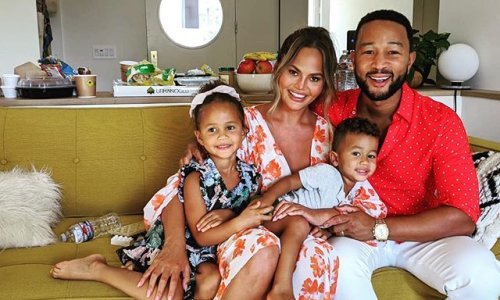 Chrissy Teigen slučajno otkrila spol trećeg djeteta koje očekuje sa suprugom Johnom Legendom
