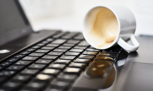 Što kada laptop slučajno 'zalijete'? Ključ je u brzoj reakciji