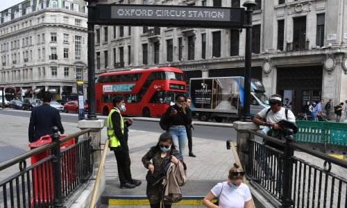 Europa uvodi nove restrikcije zbog koronavirusa, Velika Britanija razmatra nacionalnu karantenu