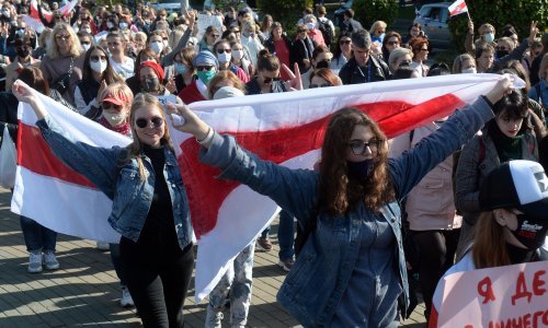 Bjeloruska policija ispalila hice upozorenja i počela privoditi prosvjednike