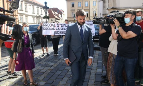 Radnička fronta napala Ćorića: Laže o otpremninama radnika Rafinerije Sisak, želi se s MOL-om riješiti 250 ljudi za sitne novce