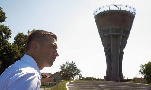 Penava će na rasvjetu dizalica u vukovarskoj luci potrošiti 5,5 milijuna kuna, uvjeren je da će postati turistička atrakcija