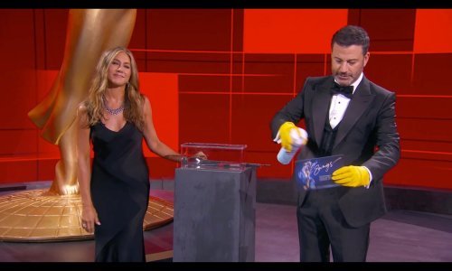 Modni minimalizam lijepe glumice: Jennifer Aniston ne odustaje od svoje dobitne formule