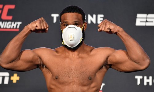 Kontroverzna borba UFC-a dobila nastavak; poznato zašto je bivši prvak bolno vrisnuo zbog čega je meč morao biti prekinut