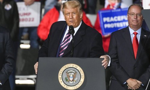 Trump govorio o 'obmani koju provode demokrati' pa poručio: 'O rezultatima će odlučivati Vrhovni sud'