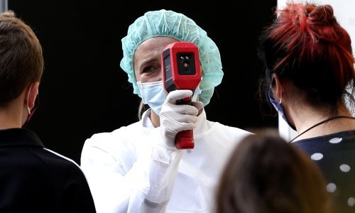 Francuska i Ujedinjeno Kraljevstvo ruše rekorde po broju novozaraženih, u Češkoj novi najveći broj mrtvih