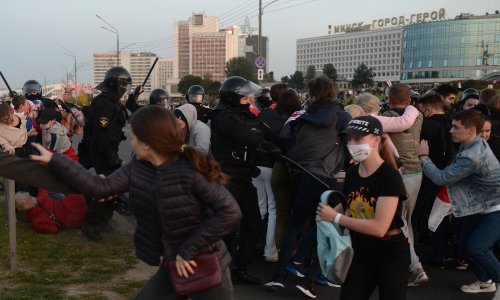Tisuće prosvjeduju u Bjelorusiji zbog iznenadne inauguracije Lukašenka; rastjeruju ih vodenim topovima