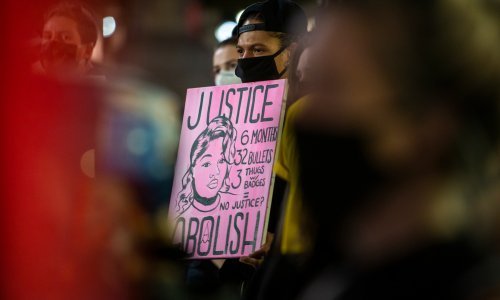 Prosvjed zbog smrti Breonne Taylor: Dvojica policajaca ranjena, više desetaka prosvjednika uhićeno