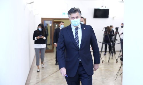 [FOTO/VIDEO] Plenković o odlasku ministara u famozni Klub: 'Što mislite, da sam oduševljen?'