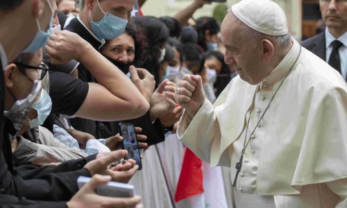 Papa Franjo šalje pomoć migrantima u BiH