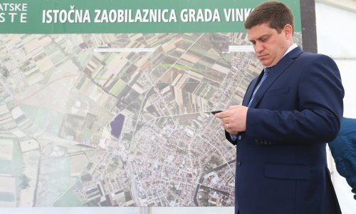 Butković: Bio sam u 'Klubu'. Nije se tamo događalo nešto nenormalno ili nemoralno. Nisam ostavio mobitel na ulazu, od njega se ne odvajam
