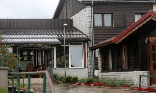 Od 93 korisnika doma za starije u Delnicama, čak 61 pozitivan na koronu, vlasnica se nada da će sve biti u redu