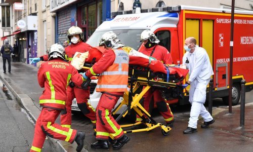[FOTO/VIDEO] Četiri osobe ozlijeđene u napadu nožem kraj bivše redakcije Charlie Hebdoa