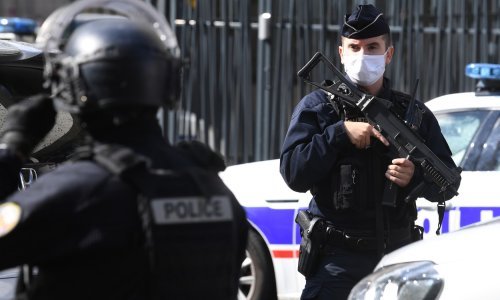 Borbeni avion nad Parizom probio zvučni zid; građani masovno zvali policiju