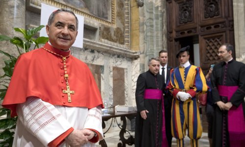 Kardinal Becciu: Na ostavku me prisilio papa Franjo