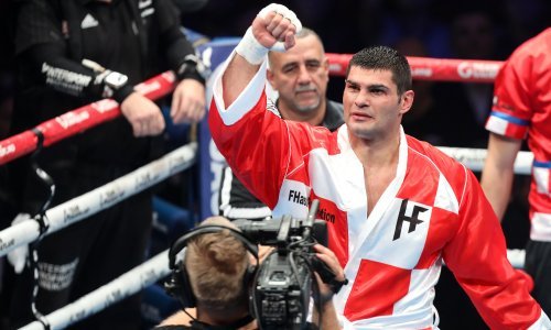Filip Hrgović strašnim nokautom došao do 11. trijumfa u karijeri; Grk protiv hrvatskog boksača nije izdržao niti dvije runde