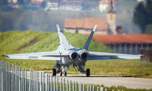 Švicarci na referendumu odobrili kupnju borbenih zrakoplova