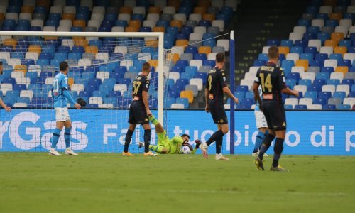 Panika u Italiji; čak 14 članova prvoligaša Genoe ima koronavirus, a zaraženi igrači  igrali su protiv Napolija!