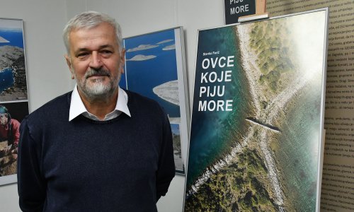 Otvorena izložba fotografija 'Ovce koje piju more' novinara Stanka Ferića