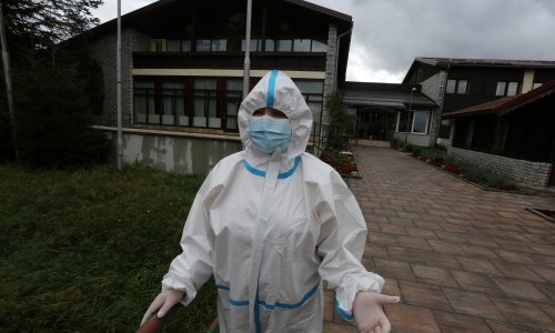 Tri osobe iz delničkog doma umrle od koronavirusa