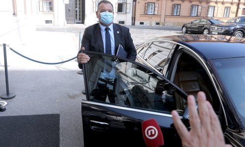 Beroš o čovjeku koji je umro u bolnici jer su mu ubrizgali krivo sredstvo: Kreće istraga inspekcije; sin preminulog sve prijavio policiji