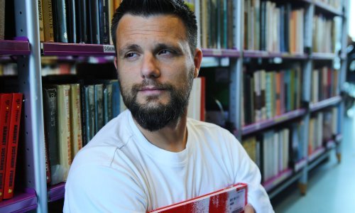 [FOTO] Splitski pisac parodijom razbio mit o Andriću kao mrzitelju muslimana: 'Pročitao sam što je pisao dio bošnjačkih intelektualaca, za to je trebalo želudca'